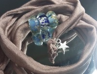 Wickelarmbang mit drei Glas-Ascheperlen, blau Wickelarmbang mit drei Glas-Ascheperlen, blau